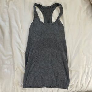 size 2 lululemon tank top